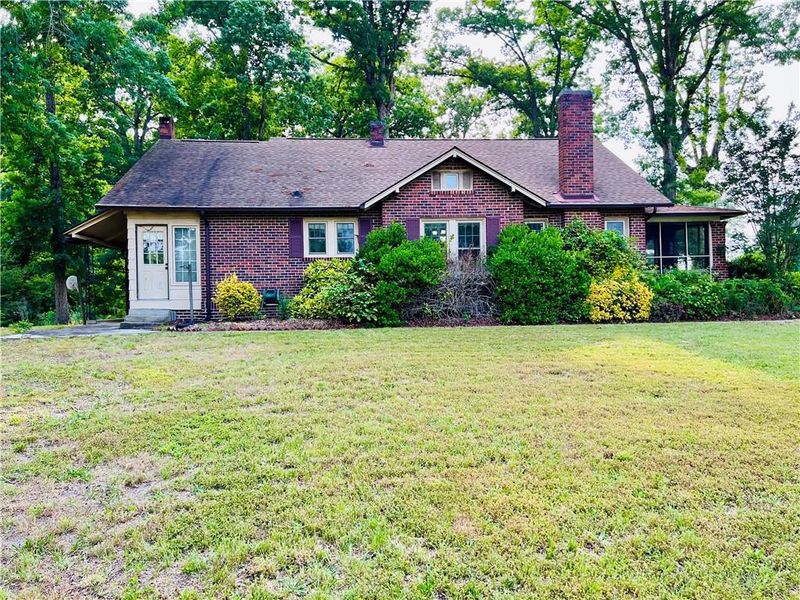 2386 Baynes Rd, Burlington, NC 27217