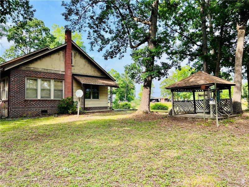 2386 Baynes Rd, Burlington, NC 27217