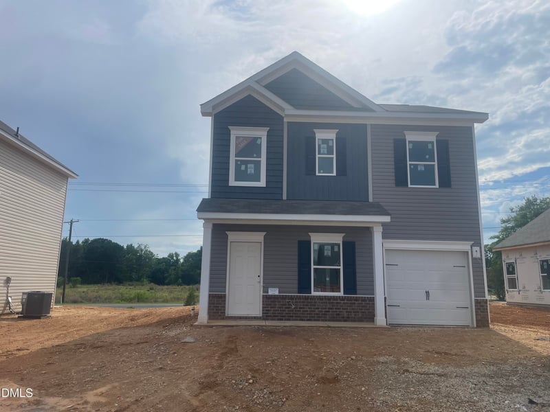 239 Courtside Dr, Dunn, NC 28334