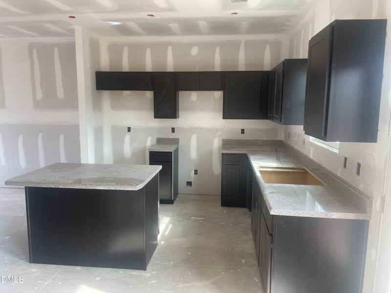 239 Courtside Dr, Dunn, NC 28334