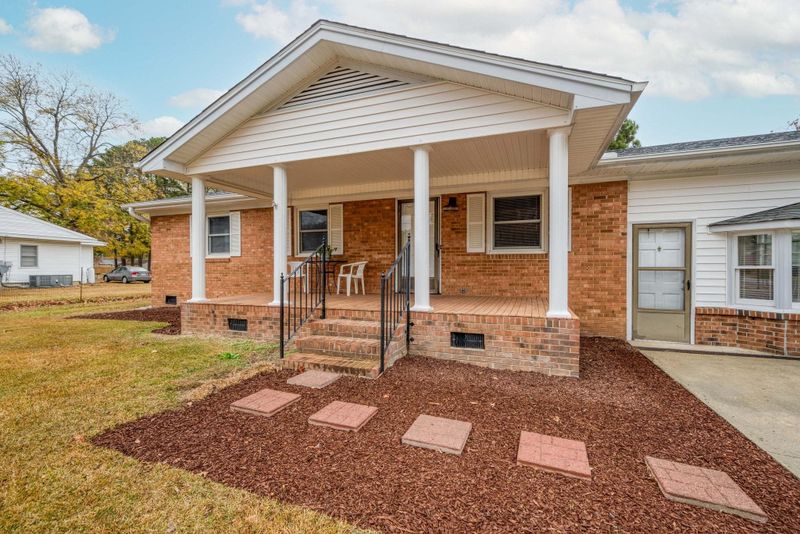239 S Orange St, Coats, NC 27521