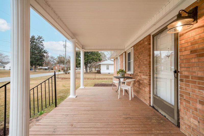 239 S Orange St, Coats, NC 27521