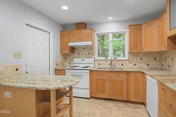 239 Seminole Dr, Chapel Hill, NC 27514
