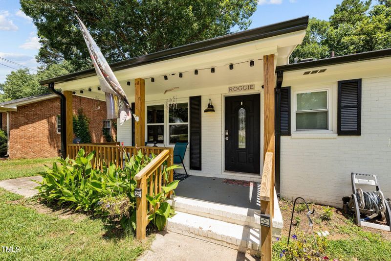 2390 Hillford Dr, Burlington, NC 27217