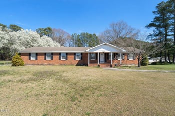 2392 Little Creek Church Rd, Clayton, NC 27520