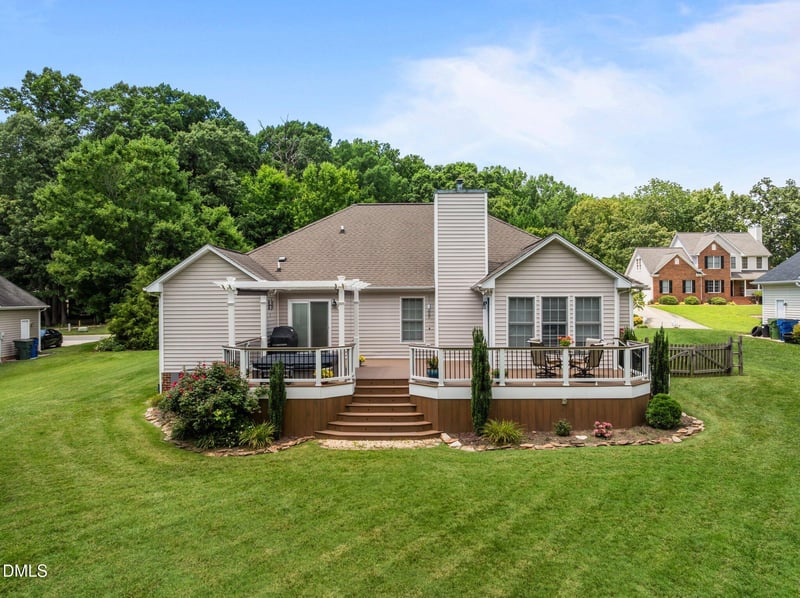 2392 Willowview Dr, Graham, NC 27253