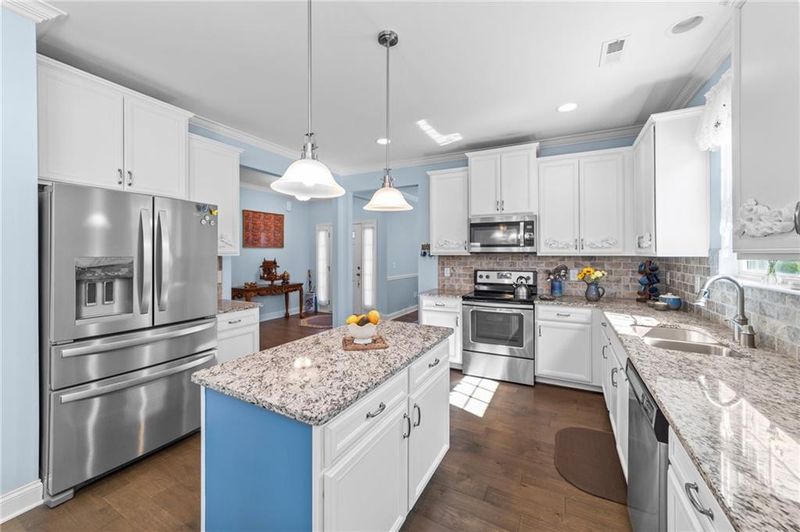 2399 Glenkirk Dr, Burlington, NC 27215
