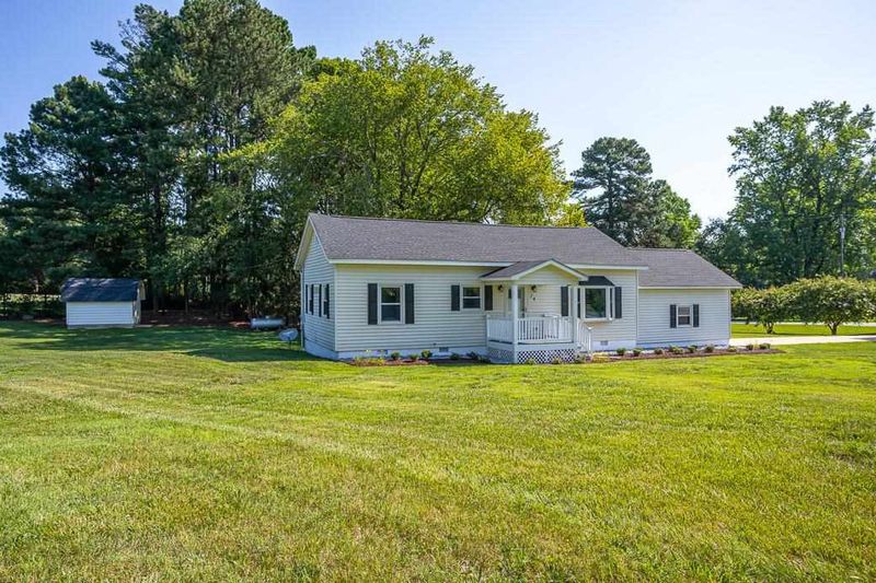 24 Adna Pearce Rd, Zebulon, NC 27597