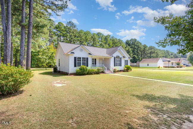 24 Bradford St, Smithfield, NC 27577
