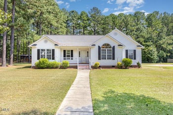 24 Bradford St, Smithfield, NC 27577