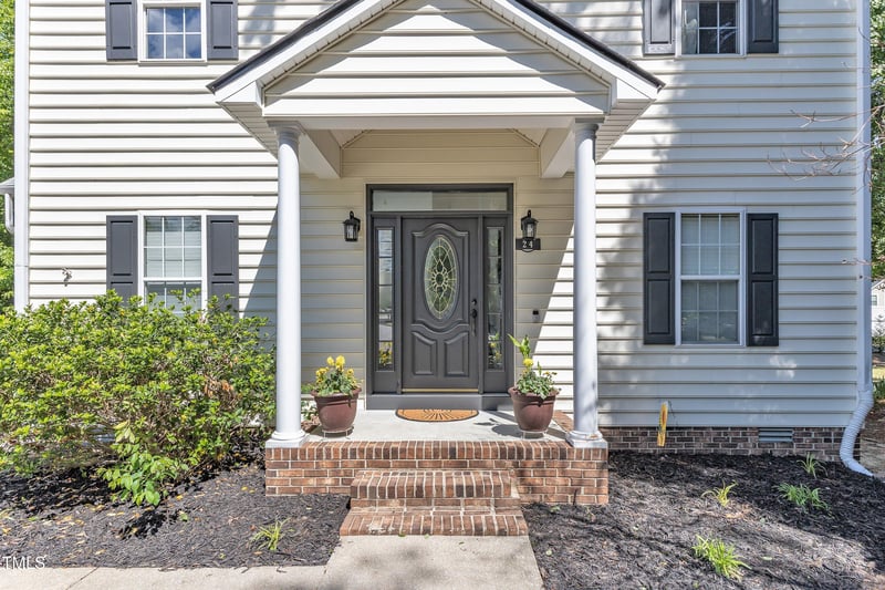 24 W Canterbury Ct, Wendell, NC 27591