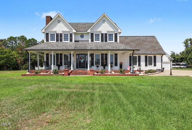 24 Clubhouse Dr, Dunn, NC 28334