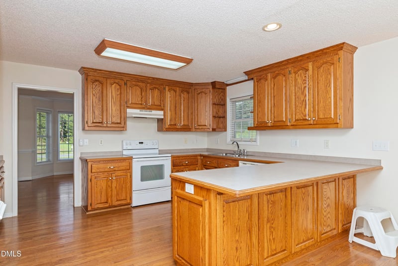 24 Courtney Ln, Dunn, NC 28334