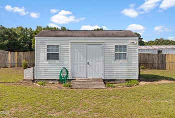 24 Courtney Ln, Dunn, NC 28334