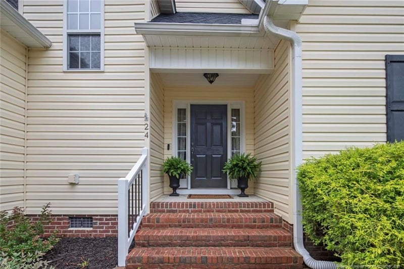 24 Forest Hills Ct, Sanford, NC 27332