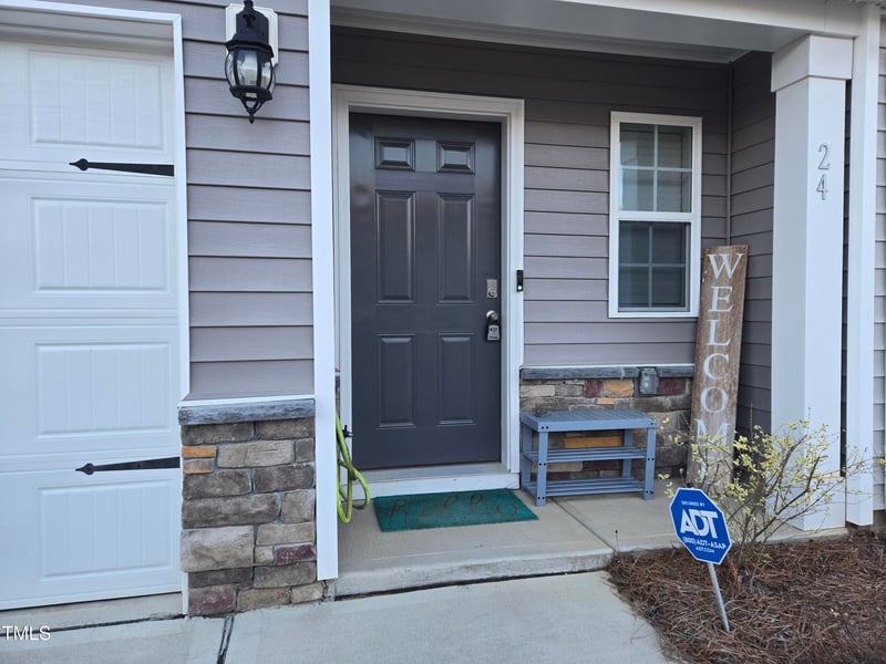 24 March Creek Dr, Fuquay Varina, NC 27526