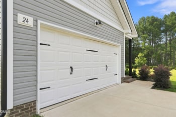 24 Olde Place Dr, Zebulon, NC 27597