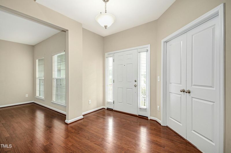 24 Oxmoor Dr, Durham, NC 27703