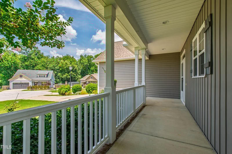 24 Windchime Ct, Clayton, NC 27527
