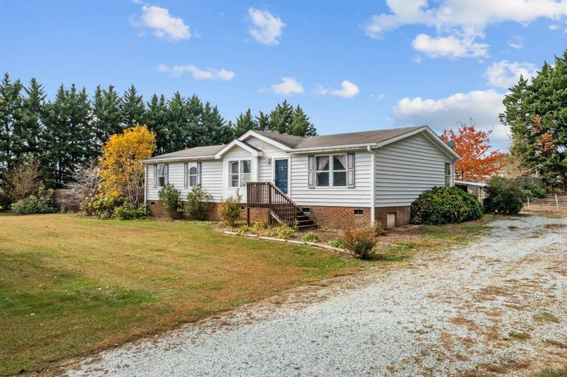 240 Autumn Dr, Roxboro, NC 27573