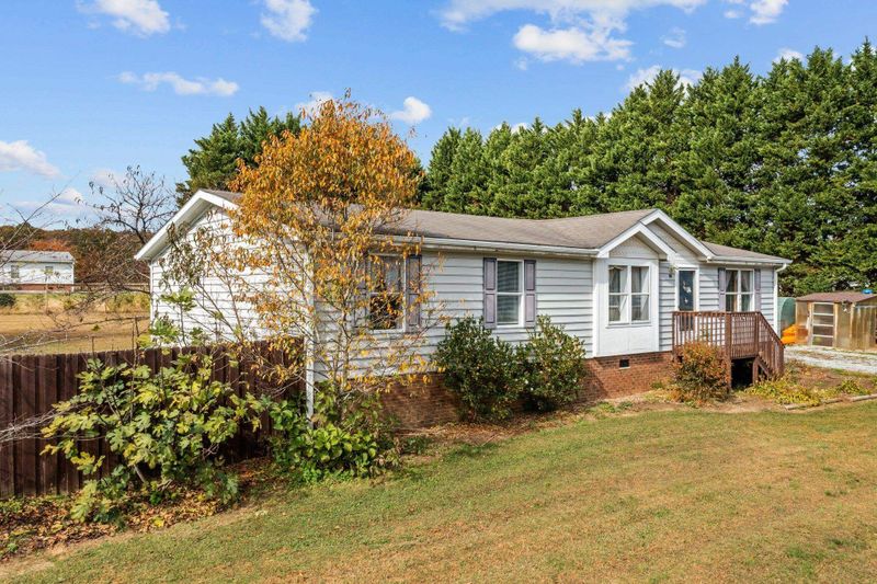 240 Autumn Dr, Roxboro, NC 27573