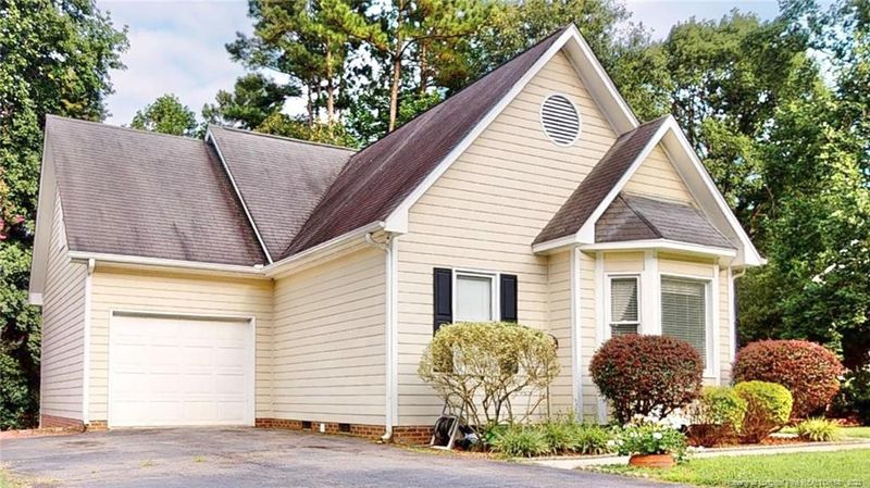 240 Brookfield Cir, Sanford, NC 27330