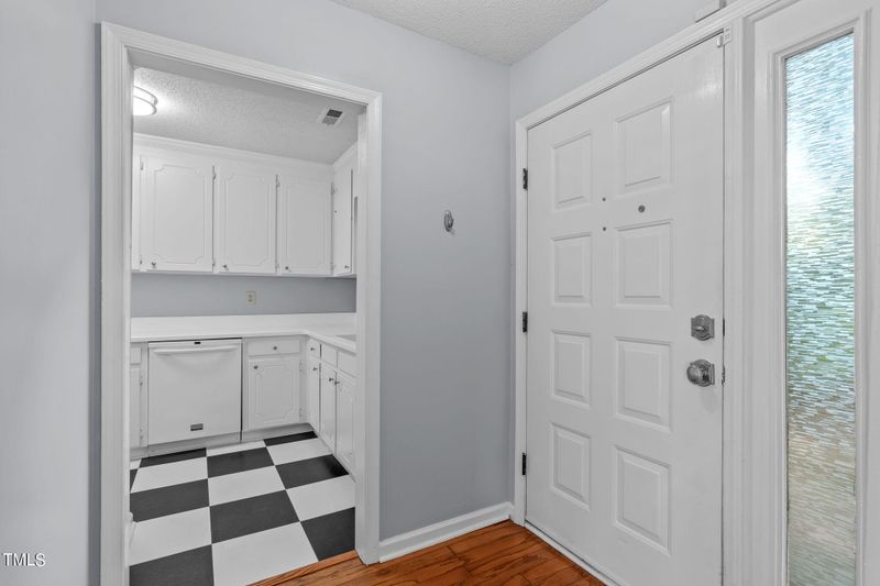 240 Clancy Cir, Cary, NC 27511