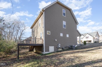 240 Quailwood Dr, Fuquay Varina, NC 27526