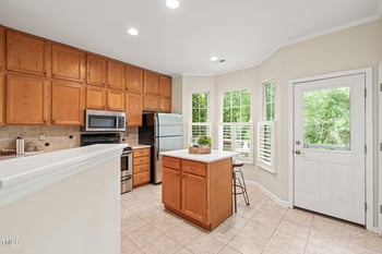 240 Standish Dr, Chapel Hill, NC 27517