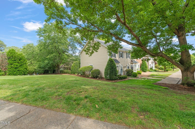 240 Standish Dr, Chapel Hill, NC 27517