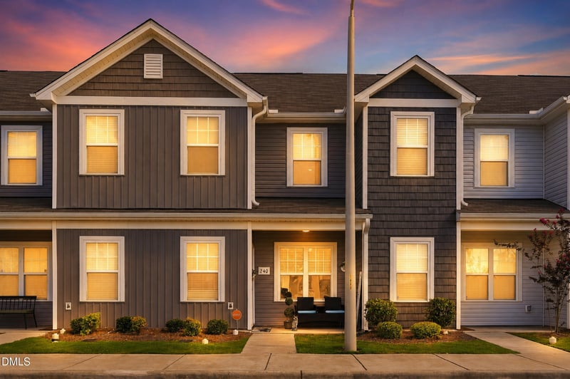 240 Yorktown Ln, Sanford, NC 27330
