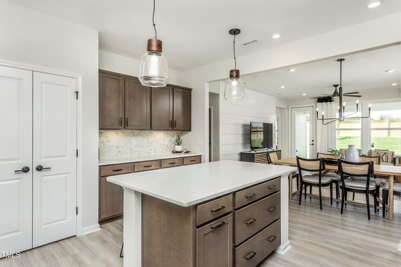 2400 Beeblossom Pl, Fuquay Varina, NC 27526