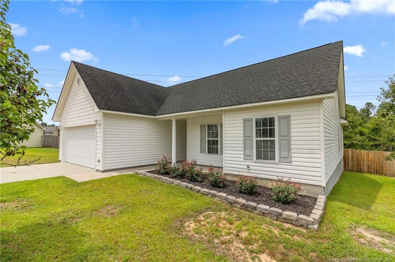 2400 Camp Lejeune Ct, Hope Mills, NC 28348
