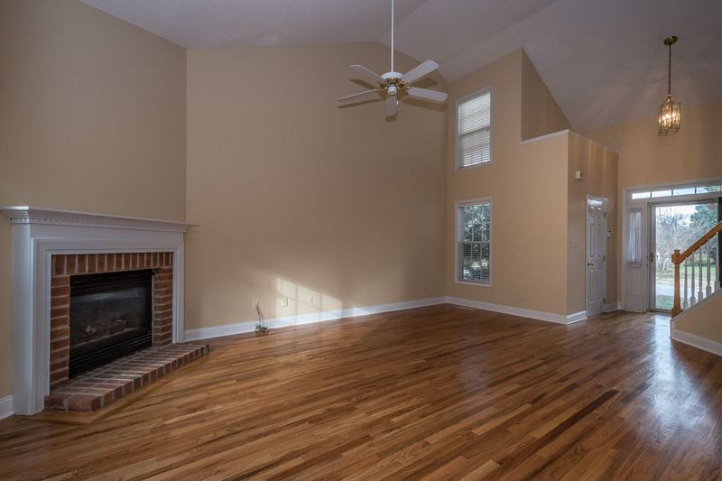 2400 Goldfinch Way, Raleigh, NC 27606