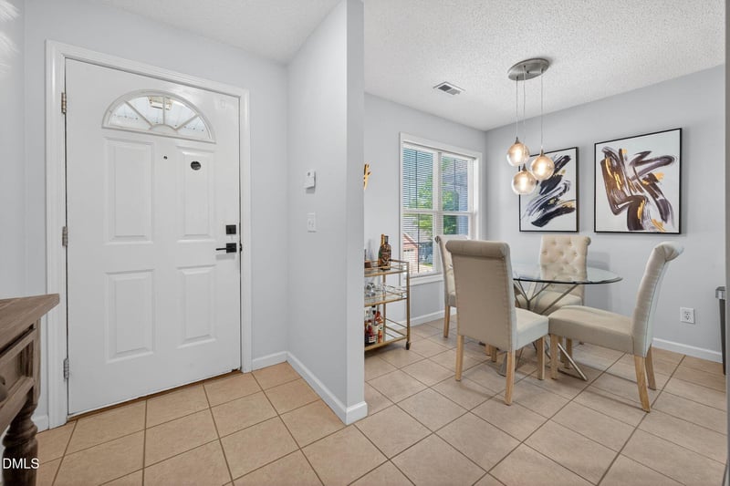 2400 Huntscroft Ln #202, Raleigh, NC 27617