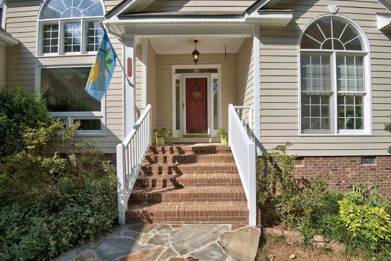 2400 Old Oak Pl, Hillsborough, NC 27278