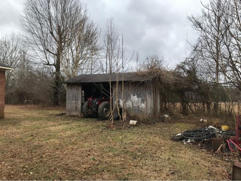 2400 Patrick Dr, Mebane, NC 27302