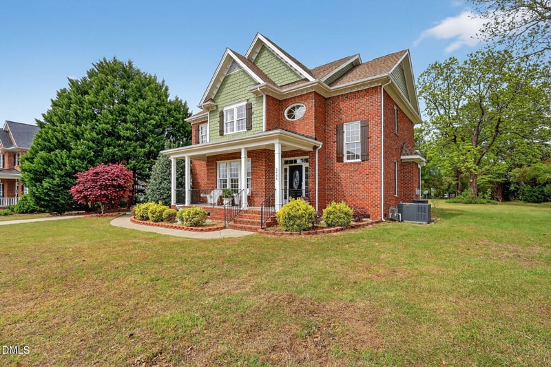 2400 Stewart St, Fuquay Varina, NC 27526