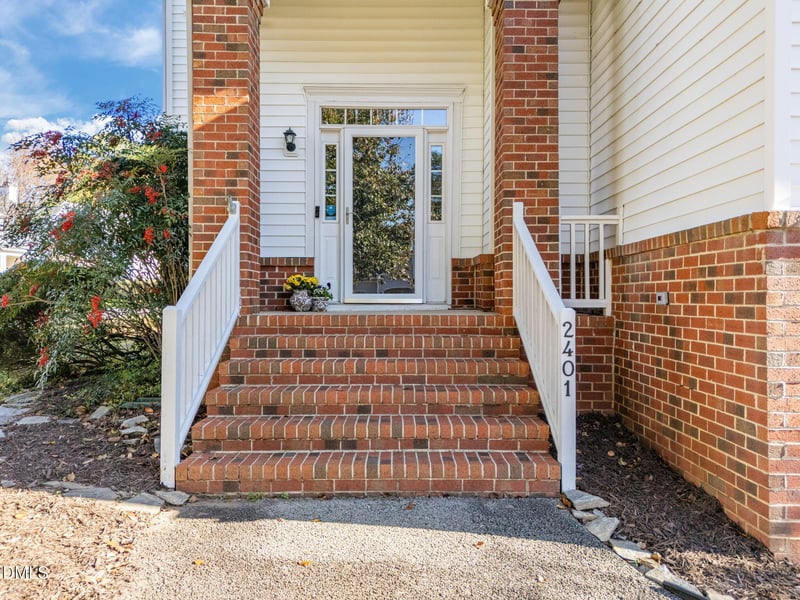 2401 Barday Downs Ln, Raleigh, NC 27606