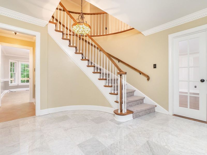 2401 Beechview Ct, Raleigh, NC 27615