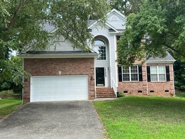 2401 Bryarton Woods Dr, Raleigh, NC 27606