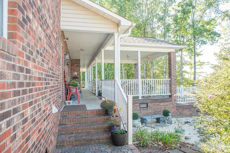 2401 Chub Lake Rd, Roxboro, NC 27574