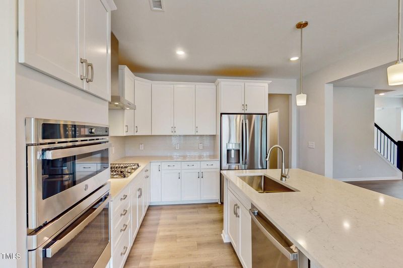 2401 Greshford Ln, Raleigh, NC 27615