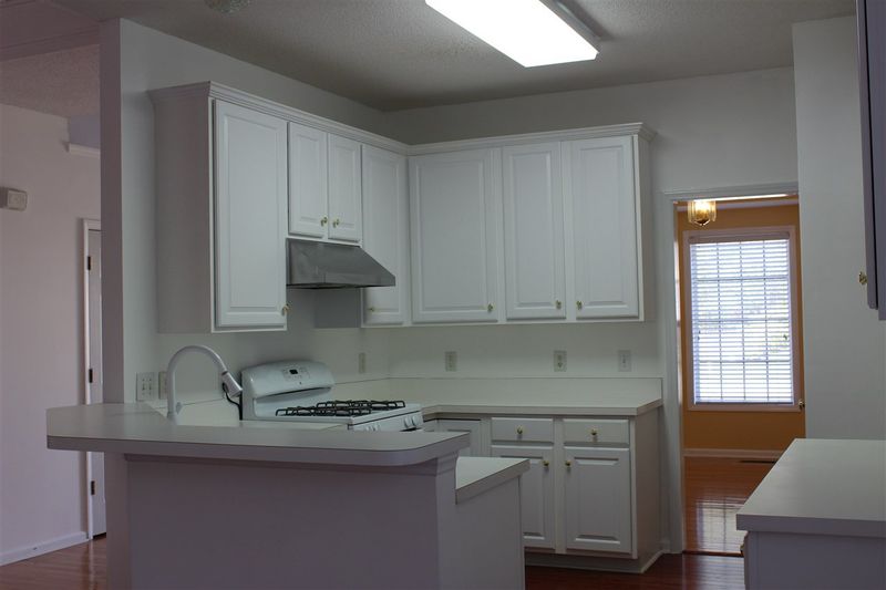 2402 Becketts Ridge Dr, Hillsborough, NC 27278
