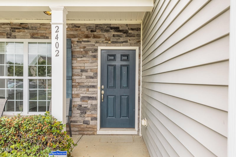 2402 Cattail Pond Dr, Zebulon, NC 27597
