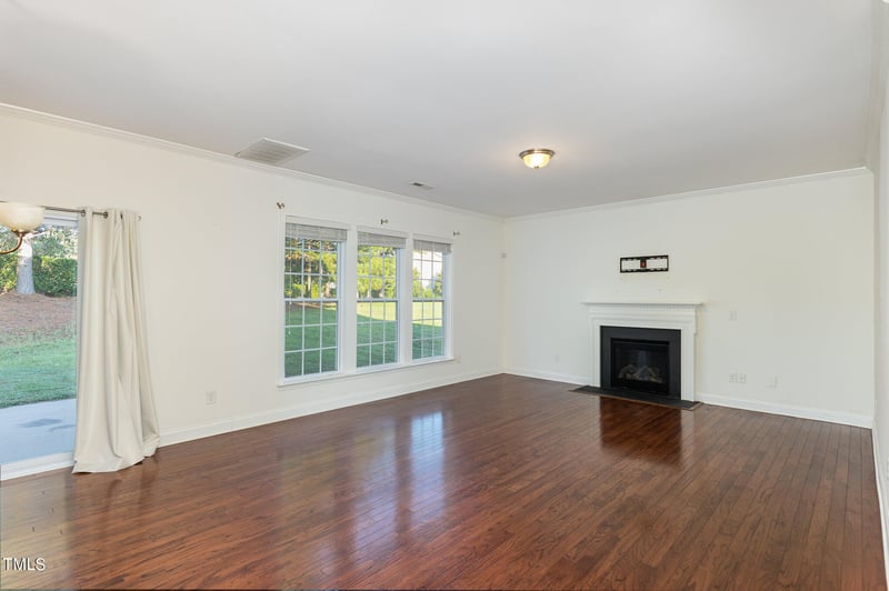 2402 Cattail Pond Dr, Zebulon, NC 27597