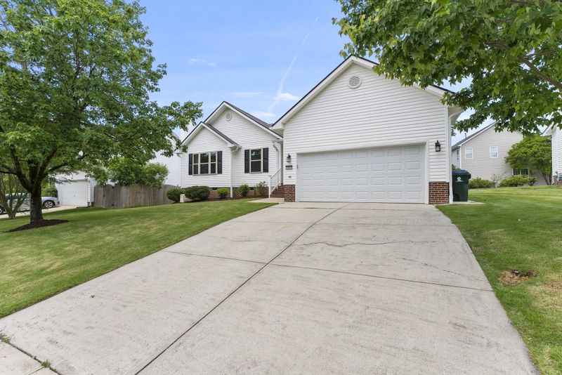 2402 Dial Dr, Apex, NC 27523