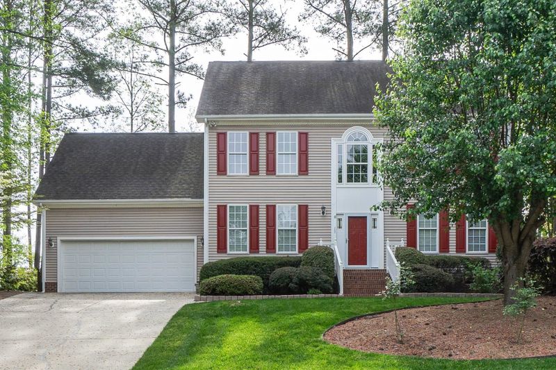 2402 Flints Pond Cir, Apex, NC 27523