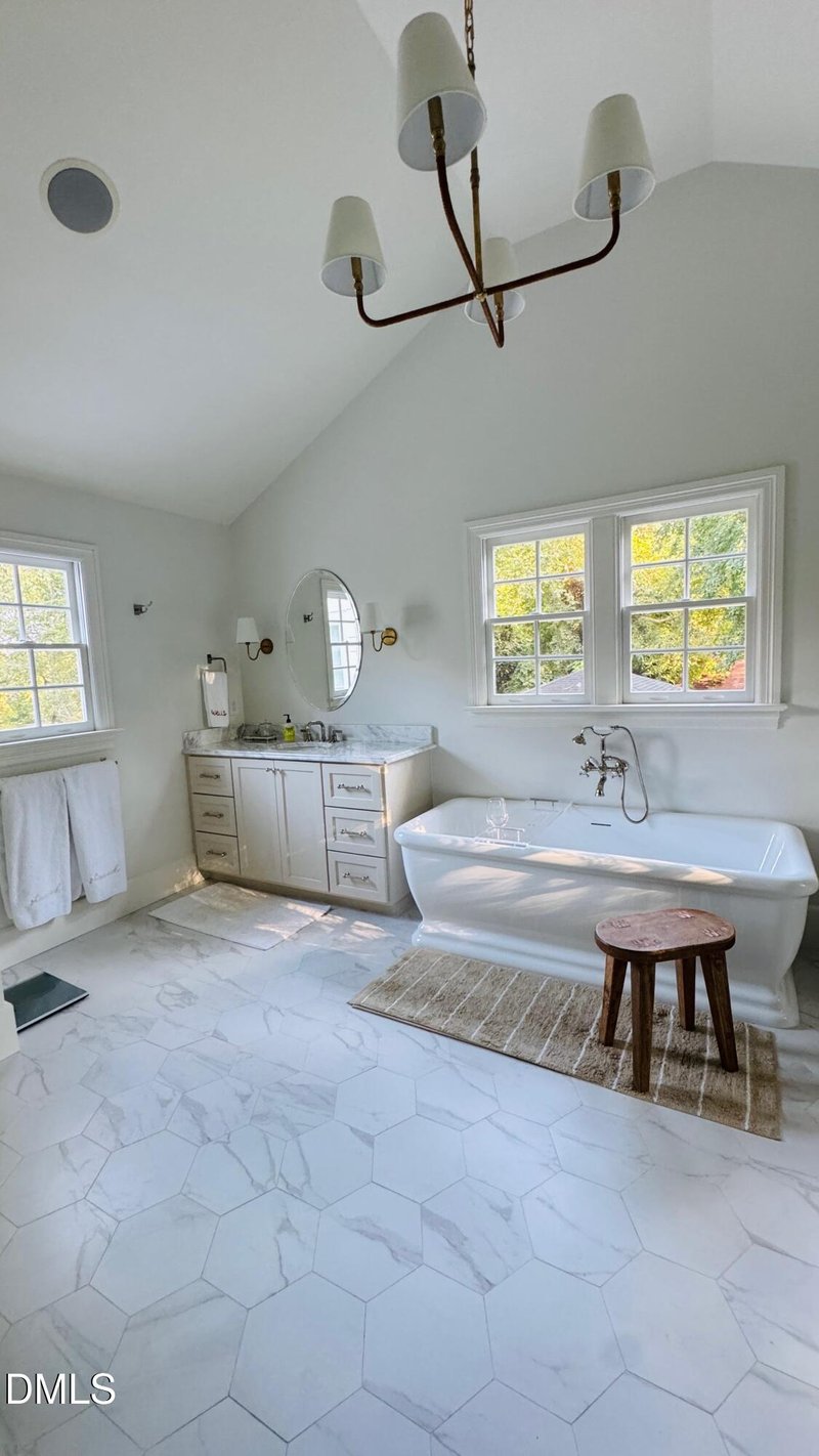 2404 Beechridge Rd, Raleigh, NC 27608