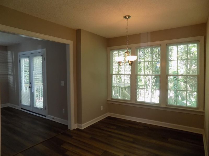 2404 Dunbrook Ct, Raleigh, NC 27604